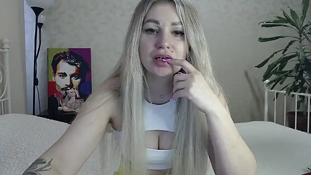 ShyEvaa online show from April 17, 2026, 10:51 am