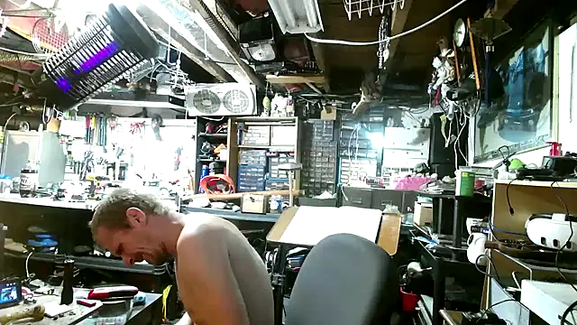 mrwinsalot88 online show from October 4, 2025, 10:50 am