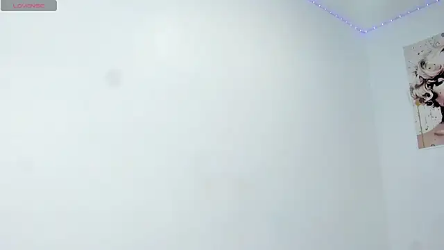 Alaiawhites online show from March 5, 2025, 11:27 pm