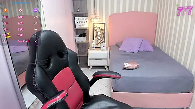 Snapshot of SUZETMONACO chatting on February 26, 2026, 7:36 pm SUZETMONACO online show from February 26, 2026, 7:36 pm