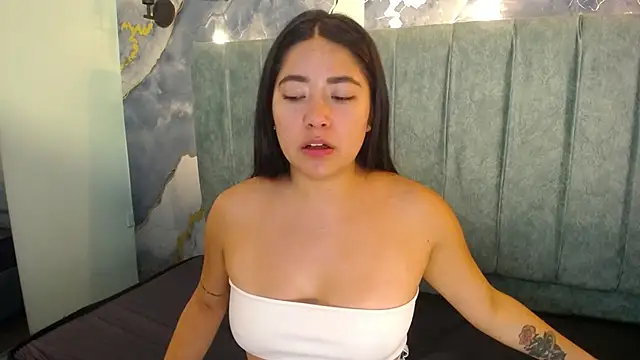 Snapshot of Susy_thomson chatting on December 17, 2025, 9:20 pm Susy thomson online show from December 17, 2025, 9:20 pm