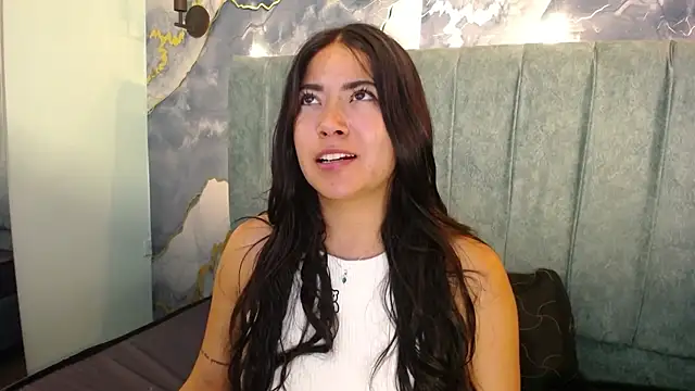 Snapshot of Susy_thomson chatting on December 23, 2025, 2:11 am Susy thomson online show from December 23, 2025, 2:11 am