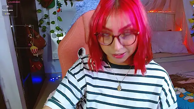 Littlerouse  online show from April 29, 2026, 9:13 am