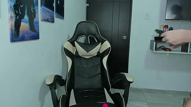 naomi berckley online show from October 3, 2025, 6:59 am