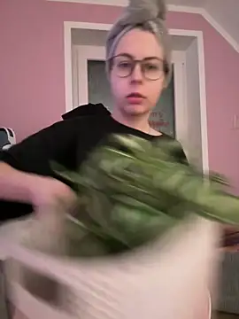 Livewithlucy online show from March 11, 2026, 7:02 am