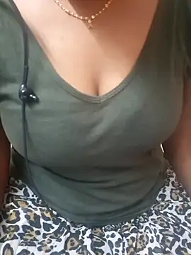 Snapshot of Janavi-janu chatting on November 12, 2025, 5:39 pm Janavi-janu online show from November 12, 2025, 5:39 pm