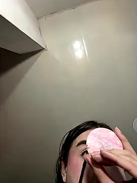 saracaball  online show from November 1, 2025, 9:52 pm