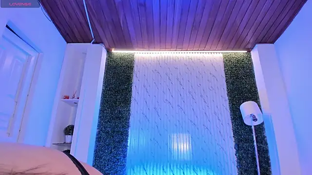 Snapshot of violet_scott chatting on September 12, 2025, 10:48 am violet scott online show from September 12, 2025, 10:48 am