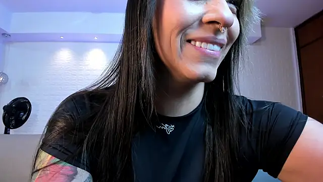 Snapshot of violet_scott chatting on October 13, 2025, 11:34 am violet scott online show from October 13, 2025, 11:34 am