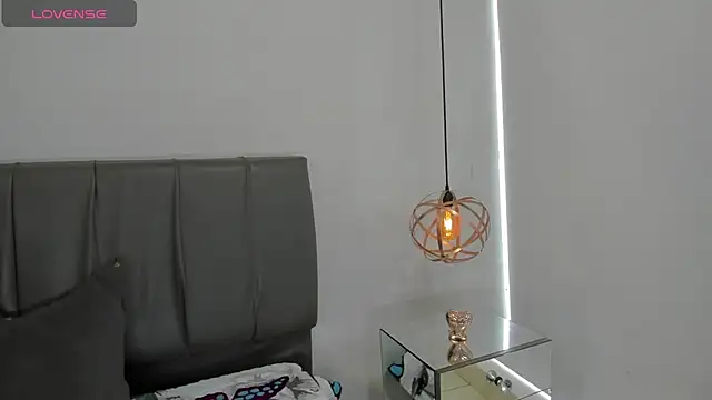 Cherllynn online show from October 17, 2025, 4:20 pm