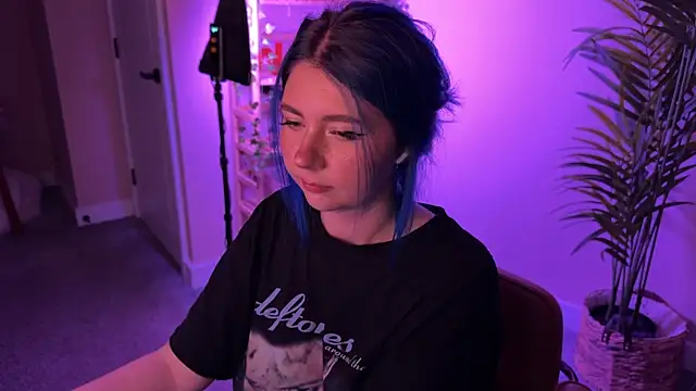 Snapshot of _vixenp chatting on November 30, 2025, 6:19 pm vixenp online show from November 30, 2025, 6:19 pm