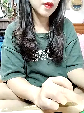 Snapshot of cream1299 chatting on April 22, 2026, 8:43 am cream1299 online show from April 22, 2026, 8:43 am
