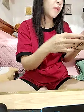 cream1299 online show from October 18, 2025, 9:50 pm