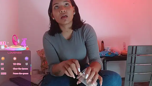 camilavagina24 online show from January 12, 2026, 2:02 pm