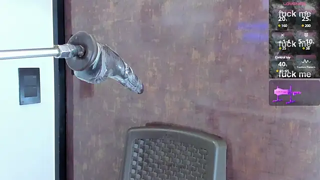 issie cute online show from March 19, 2025, 7:49 pm