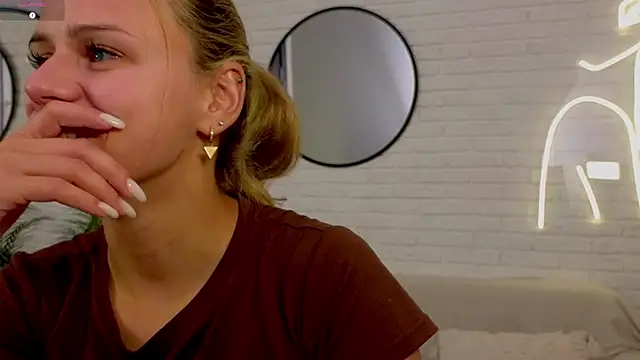 Wendy D0ll online show from April 7, 2026, 9:05 pm