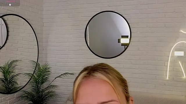 Wendy D0ll online show from April 9, 2026, 8:48 pm