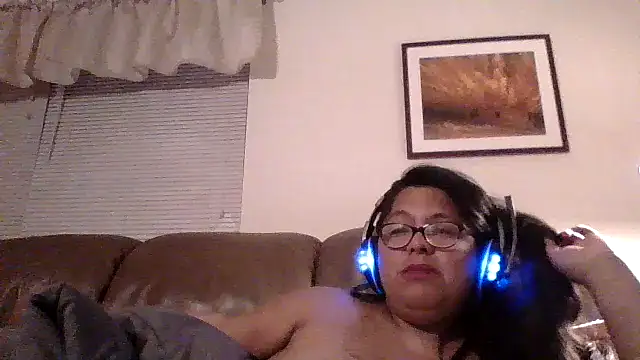 LillyStream30 online show from January 13, 2025, 1:17 pm