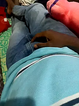 bangaloresexyguy online show from December 4, 2025, 4:55 am