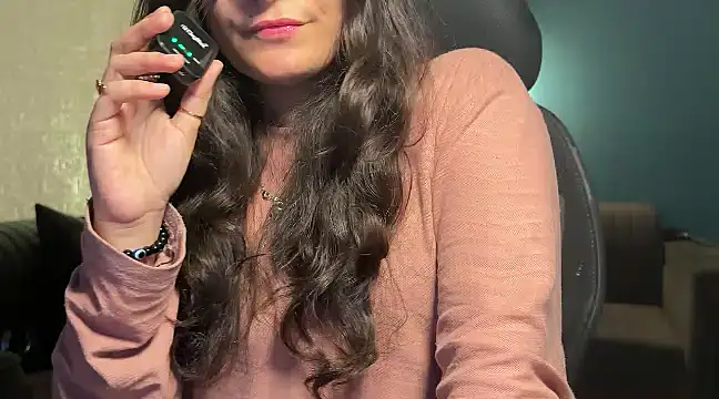 demieliss online show from December 15, 2024, 7:10 pm