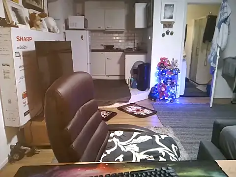 mihaimichael online show from October 18, 2025, 12:01 am