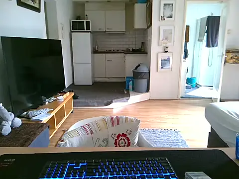 mihaimichael online show from April 11, 2026, 11:25 am