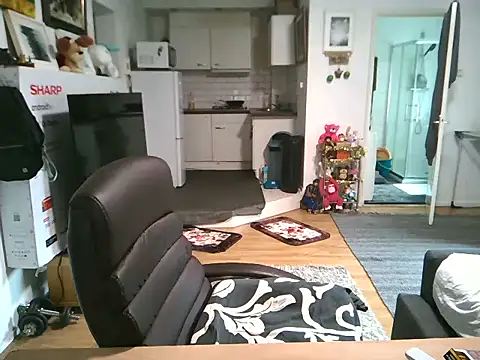 mihaimichael online show from October 25, 2025, 11:20 am