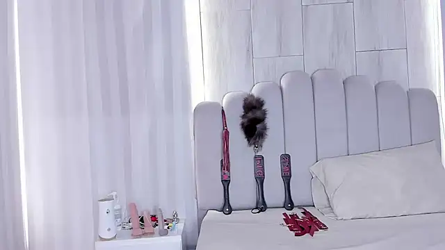 mileyerikson online show from October 25, 2025, 2:07 pm