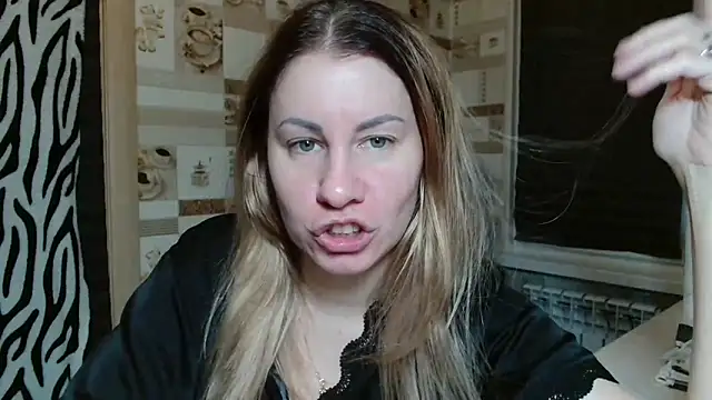 TherestlessKitty online show from April 13, 2026, 10:14 pm