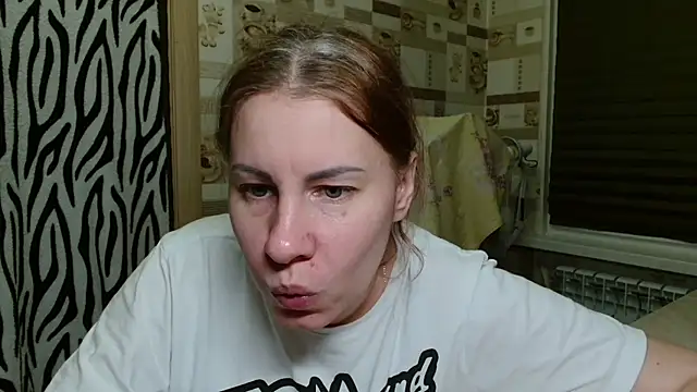 Snapshot of TherestlessKitty chatting on July 28, 2026, 10:20 pm TherestlessKitty online show from July 28, 2026, 10:20 pm