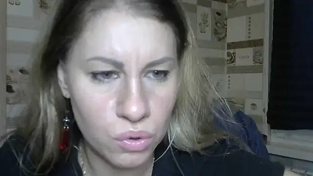 TherestlessKitty online show from November 17, 2025, 6:39 am