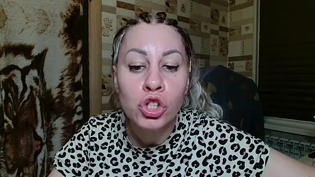 Snapshot of TherestlessKitty chatting on July 16, 2026, 10:18 pm TherestlessKitty online show from July 16, 2026, 10:18 pm