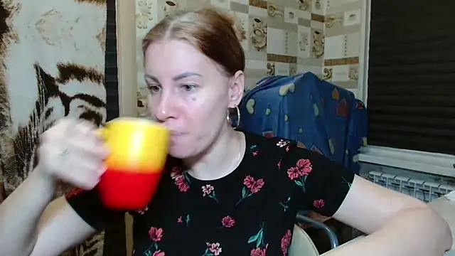 Snapshot of TherestlessKitty chatting on July 13, 2026, 10:20 pm TherestlessKitty online show from July 13, 2026, 10:20 pm