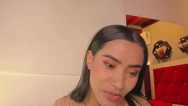 Snapshot of Karoll014 chatting on July 1, 2026, 12:05 pm Karoll014 online show from July 1, 2026, 12:05 pm