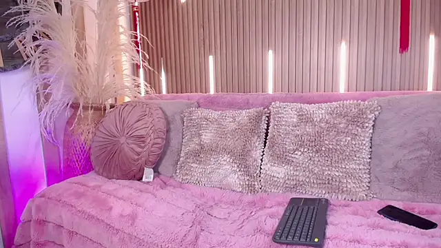 Tayzon Foxxx online show from April 18, 2026, 8:49 am