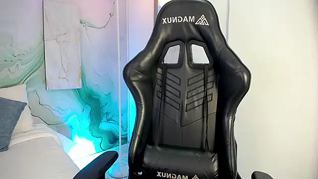 Tayzon Foxxx online show from March 29, 2026, 8:21 pm