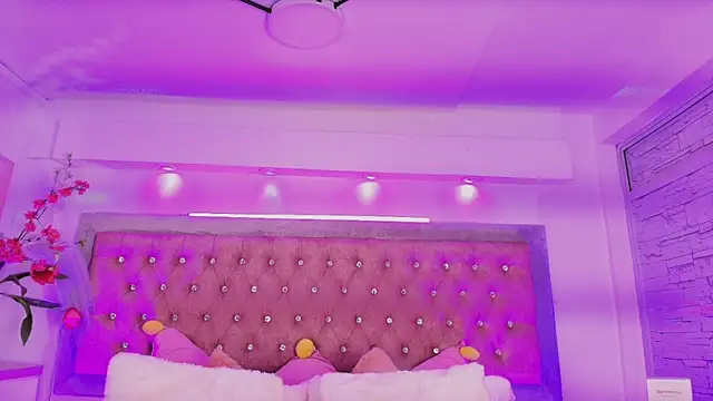 Tayzon Foxxx online show from October 16, 2025, 12:57 pm