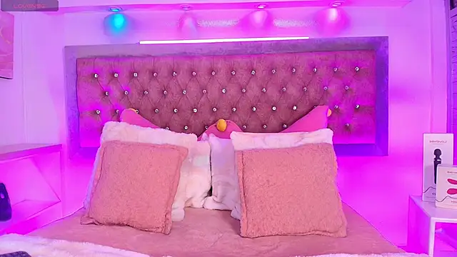 Tayzon Foxxx online show from November 5, 2025, 12:41 pm