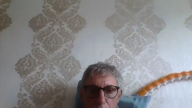 Snapshot of BobbyXRoyal chatting on August 8, 2026, 9:27 am BobbyXRoyal online show from August 8, 2026, 9:27 am