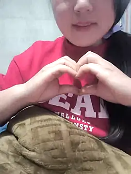 Snapshot of Sweetlove_77 chatting on January 15, 2026, 2:04 am Sweetlove 77 online show from January 15, 2026, 2:04 am