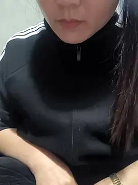 Snapshot of Sweetlove_77 chatting on January 10, 2026, 9:15 am Sweetlove 77 online show from January 10, 2026, 9:15 am