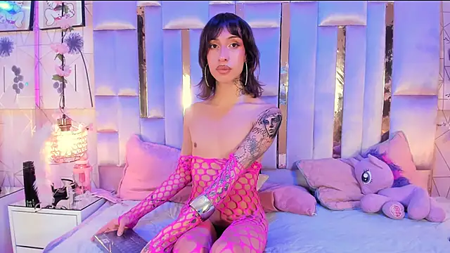 MadisonWood01 online show from October 5, 2025, 5:53 am