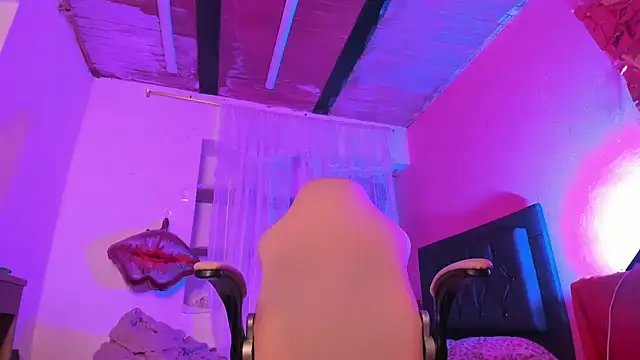 ivy roosx online show from March 9, 2025, 8:21 pm