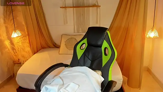 nicky peyton online show from February 14, 2025, 2:50 am