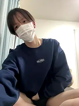 yuuuuma578 online show from December 18, 2025, 4:11 pm