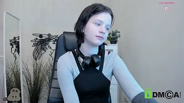 Alina Mills online show from March 5, 2025, 10:44 am