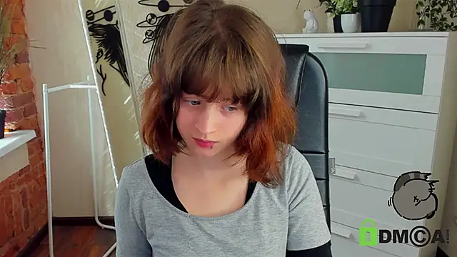 Alina Mills online show from October 7, 2025, 9:21 am