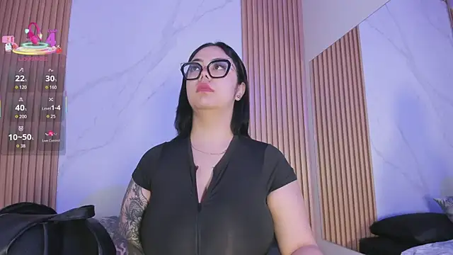 Snapshot of juicy_led_ chatting on November 18, 2025, 11:13 am juicy led online show from November 18, 2025, 11:13 am