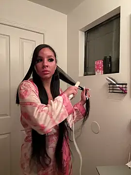 thatonelightskinn online show from March 14, 2025, 3:48 am