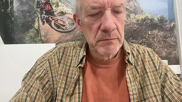 Snapshot of tauromolo chatting on April 11, 2026, 1:24 am tauromolo online show from April 11, 2026, 1:24 am